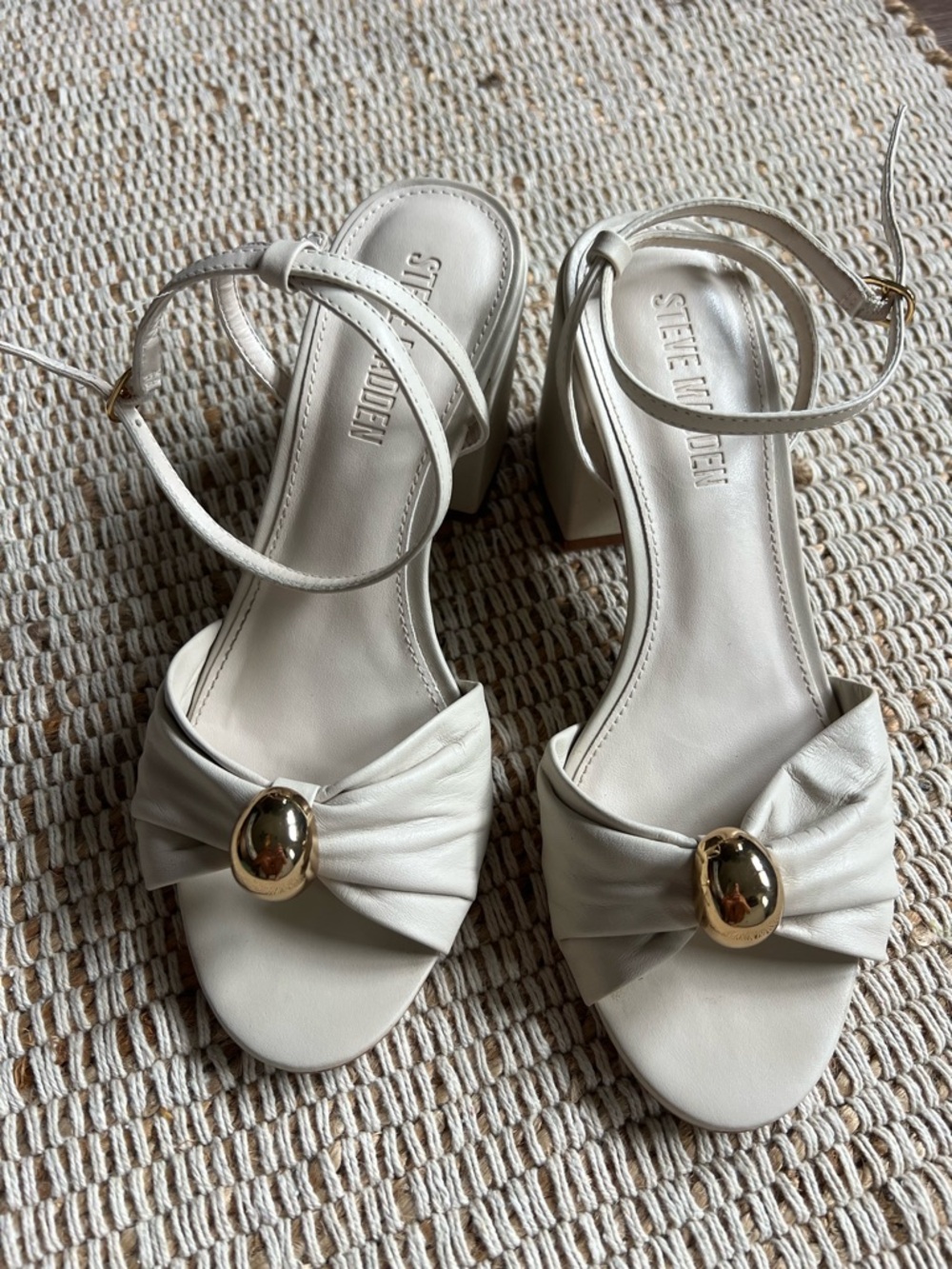 Steve Madden Ivory Leather Bow Heel Sandals with Gold Accent